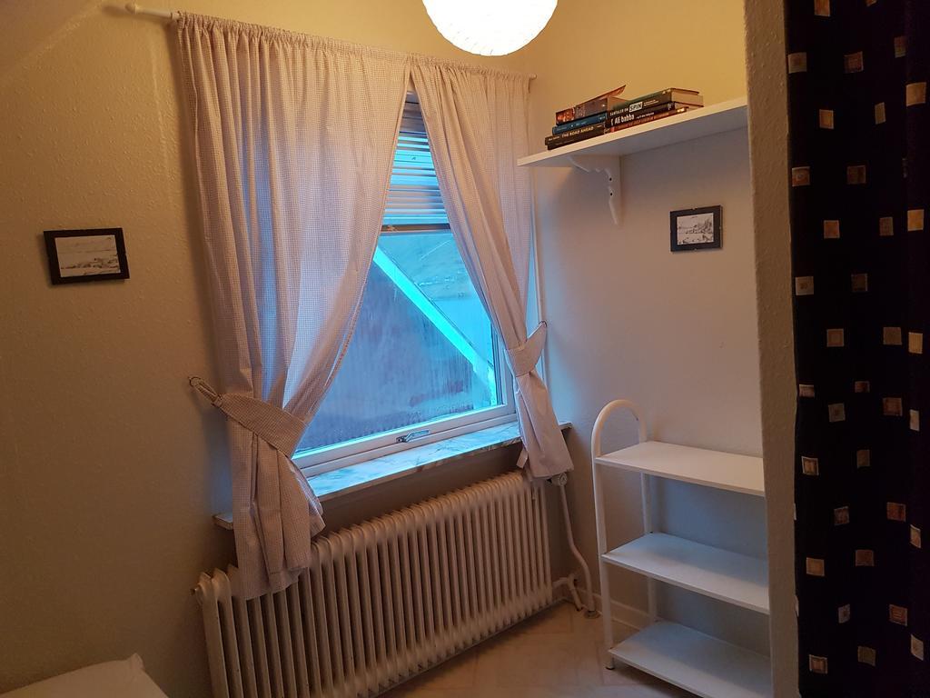 Budget Guesthouse Borgustova Vestmanna Екстер'єр фото